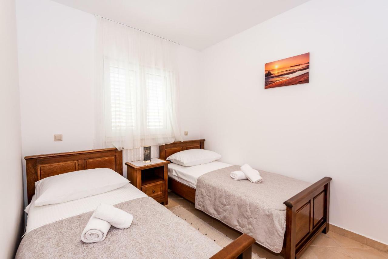 Apartmani Marina เคล็ค ภายนอก รูปภาพ